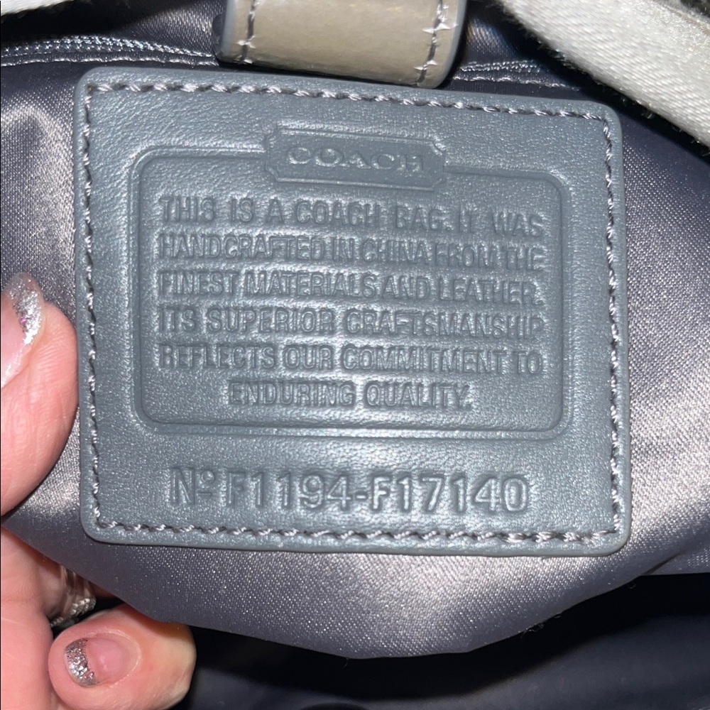 EUC Authentic Y2K Coach Penelope Optic Gray Signature Handbag - Picture 8 of 8